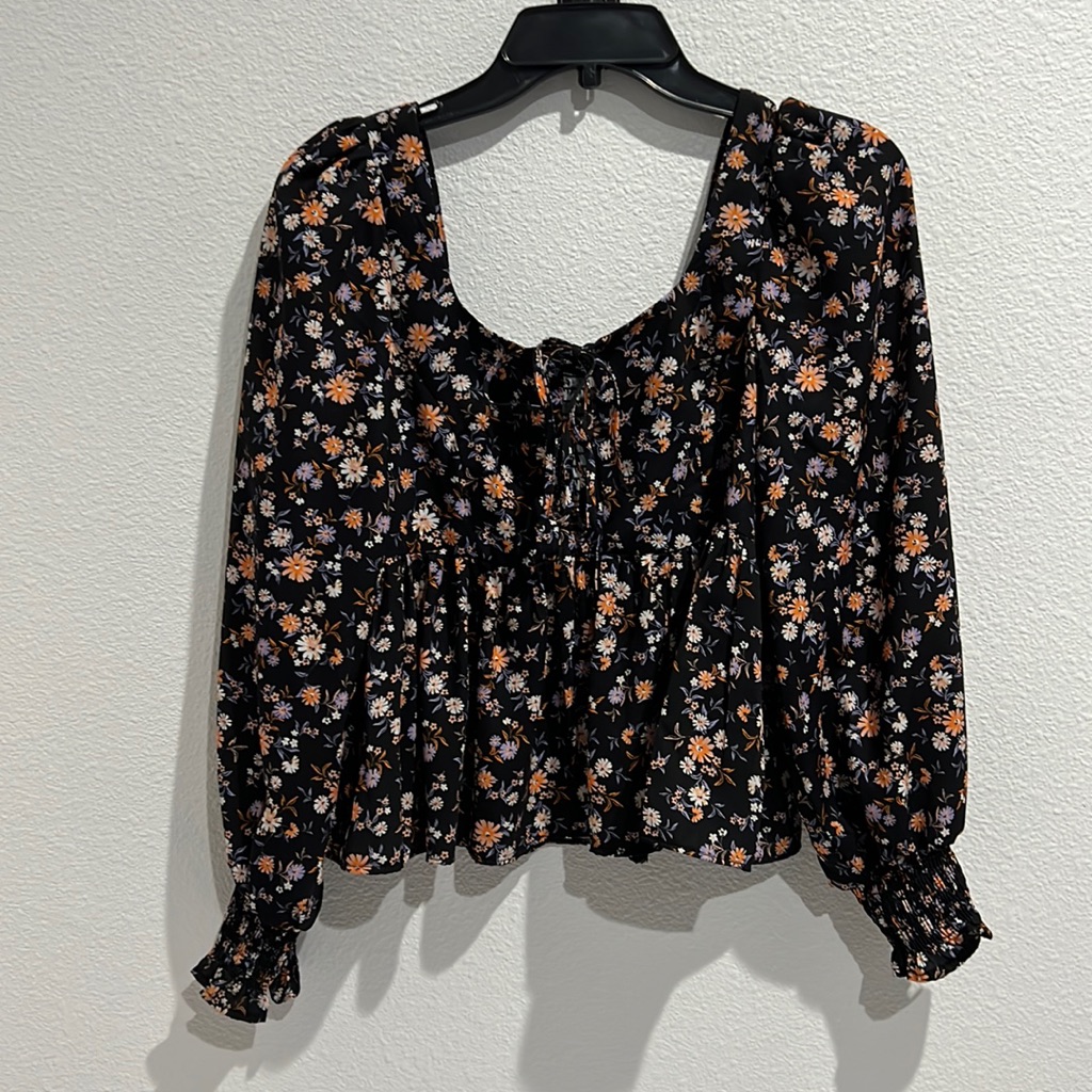 274 Hesperus Top Black Floral Smocked